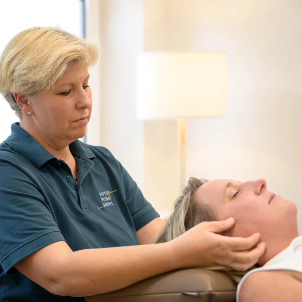 Craniosacrale Therapie bei Physiopunkt Brühl – sanfte manuelle Behandlung am Kopf